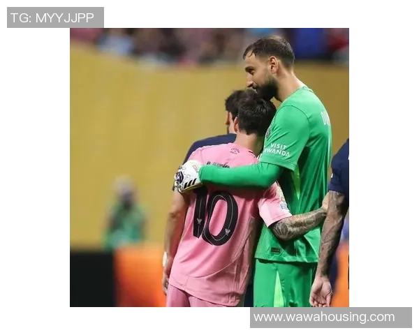 英超激战巴黎圣日耳曼逆转拜仁引发争议判罚全场沸腾